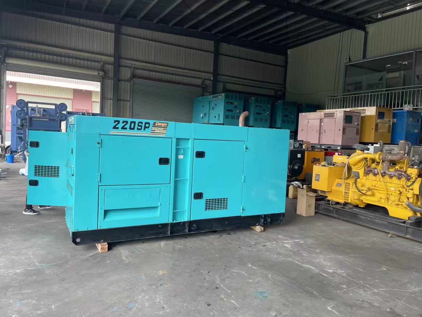 大武口柴油发电机组长期不间断运行时，如何监控其温度和压力？