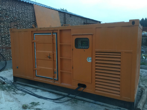 大武口发电机组长期使用中，电缆线的敷设路径有哪些要求？